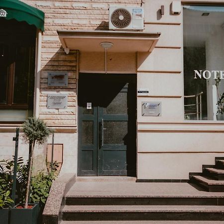 Bloom Suites プリシュティナ エクステリア 写真