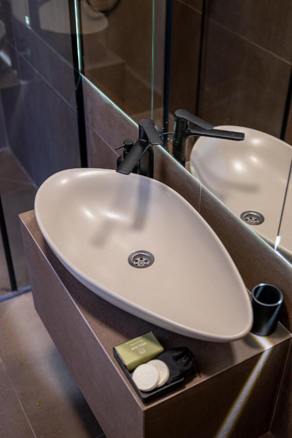 Bloom Suites プリシュティナ エクステリア 写真