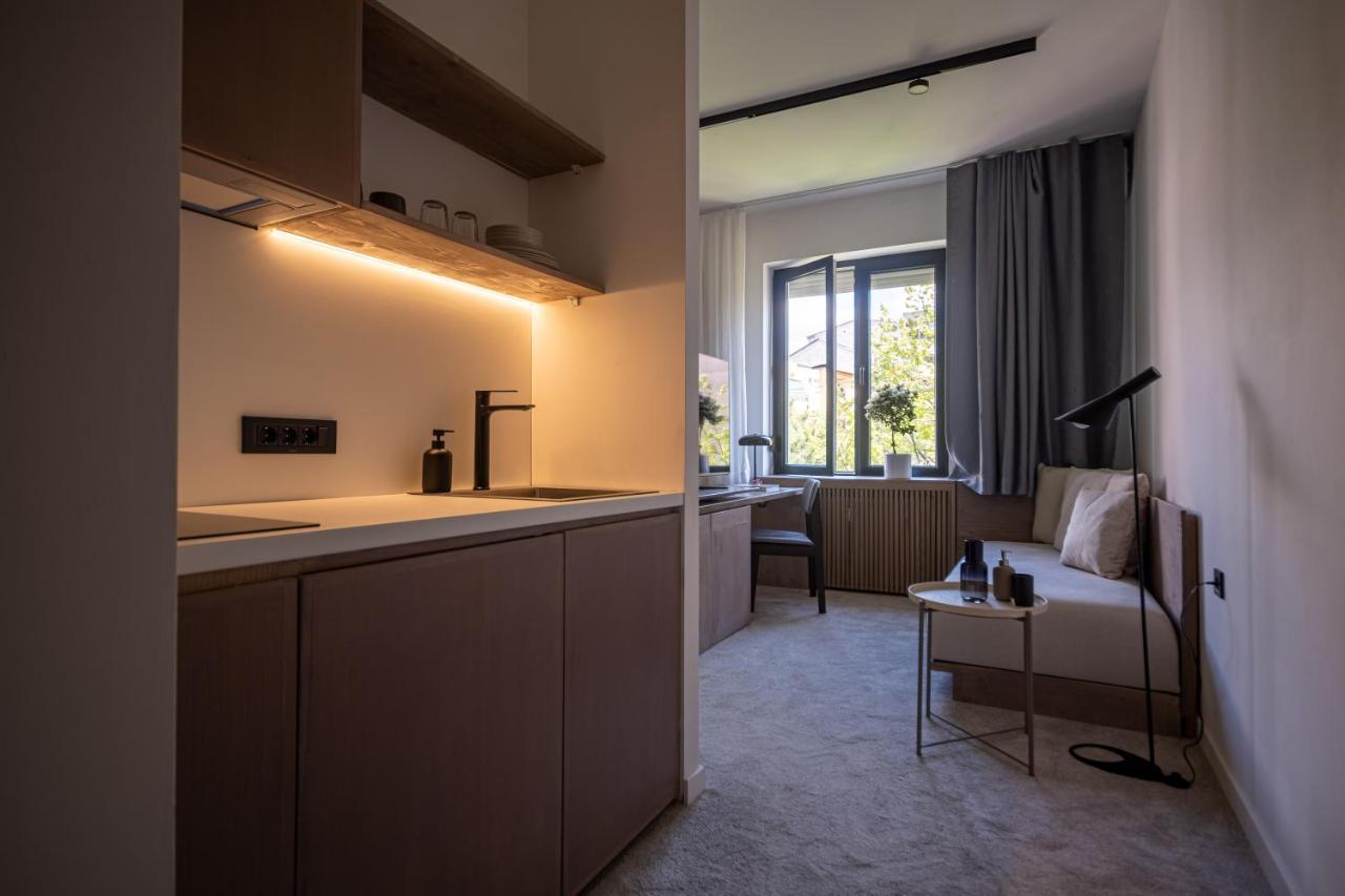 Bloom Suites プリシュティナ エクステリア 写真