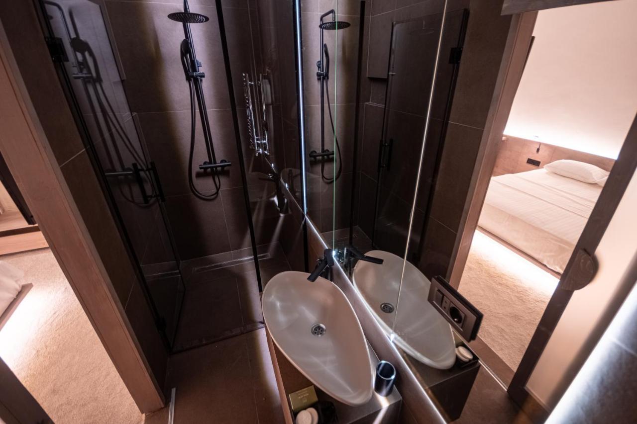 Bloom Suites プリシュティナ エクステリア 写真