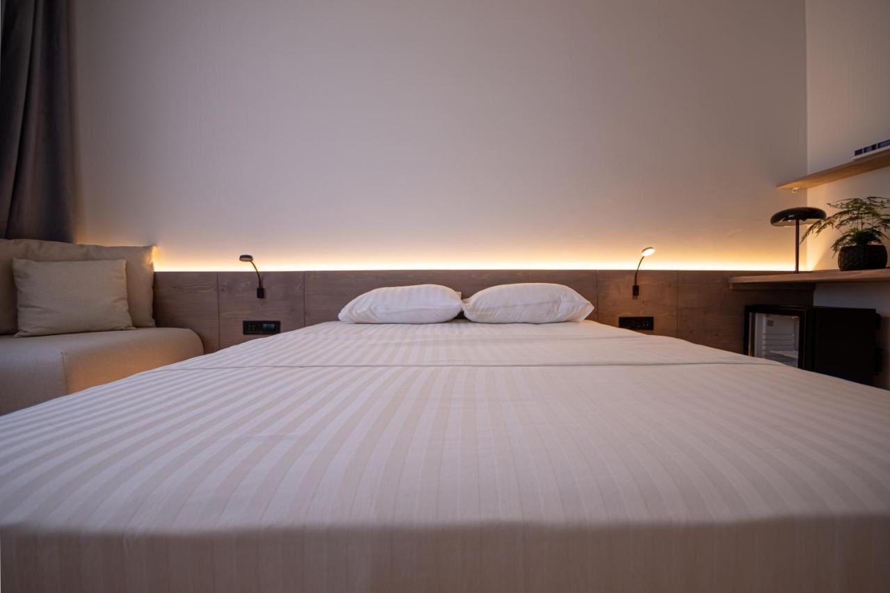 Bloom Suites プリシュティナ エクステリア 写真