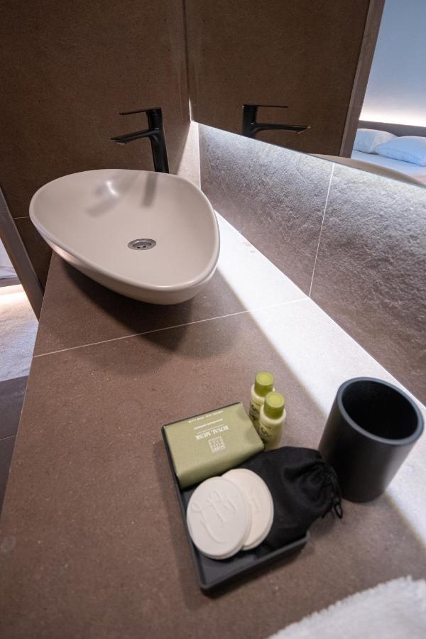 Bloom Suites プリシュティナ エクステリア 写真