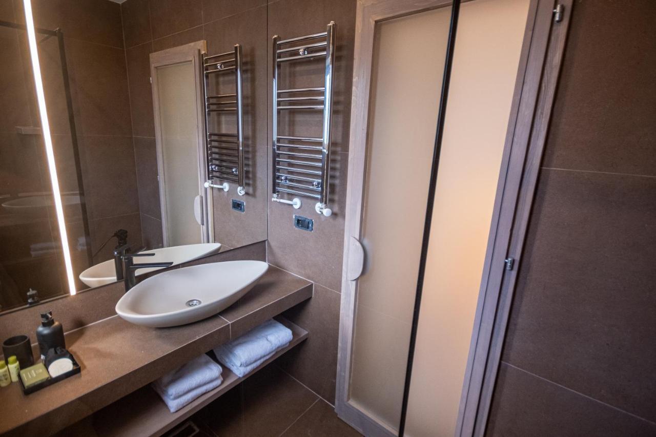 Bloom Suites プリシュティナ エクステリア 写真